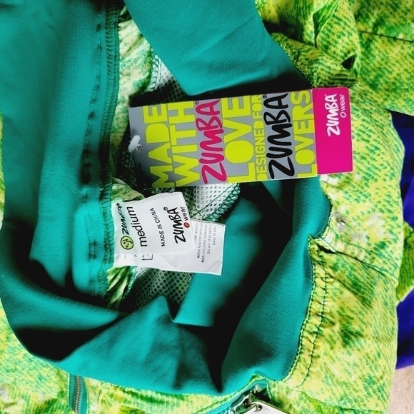 ZUMBA Fitness Cargo Pants NWT Multicolor Workout Dance Athletic  NWT - Picture 8 of 9